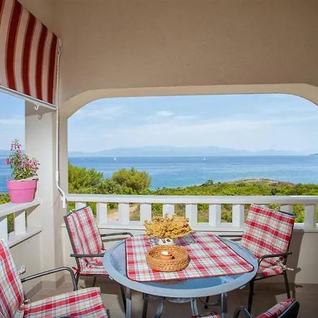 Apartament By The Sea Necujam, Solta - 13726