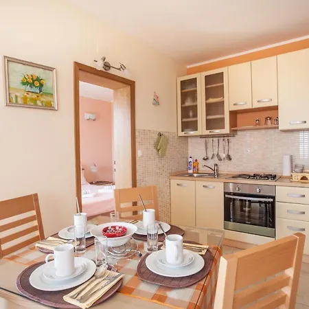 Apartament By The Sea Necujam, Solta - 13726 *